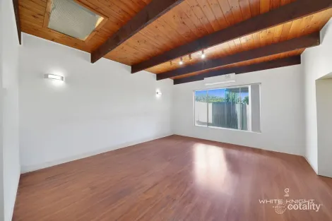 Property photo of 22 Gumtree Close St Albans VIC 3021