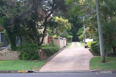 11 Winchester St, Southport, QLD 4215