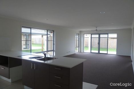 Property photo of 33 Oxley Circuit Urraween QLD 4655