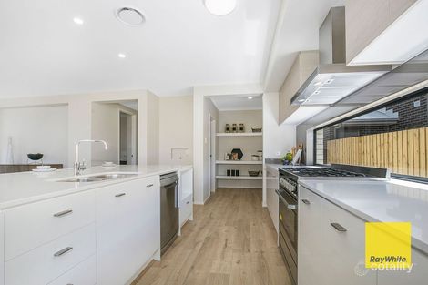 Property photo of 25 Majestic Crescent Hemmant QLD 4174