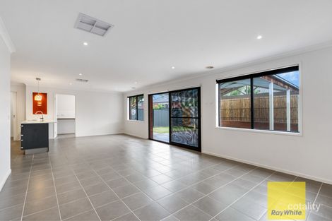 Property photo of 15 Hardwick Crescent Derrimut VIC 3026