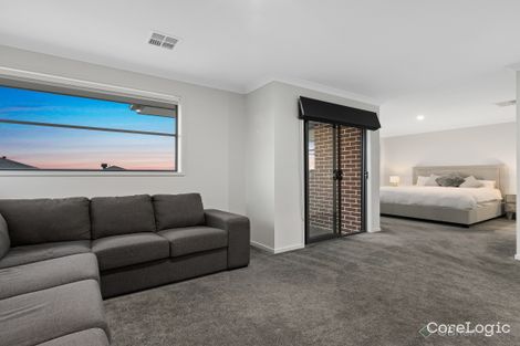 Property photo of 23 Elkedra Way Cranbourne North VIC 3977