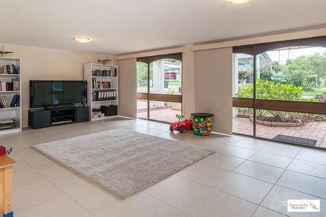 Property photo of 2 Cottesmore Street Fig Tree Pocket QLD 4069