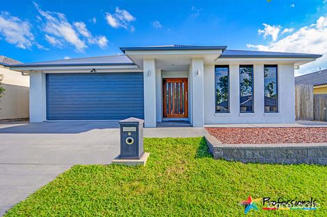 Property photo of 8 Dinnigan Crescent Durack QLD 4077