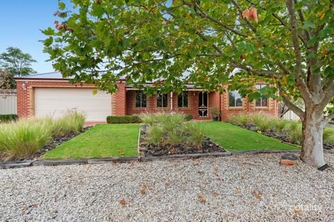 2 Lovat Pl, Melton, VIC 3337