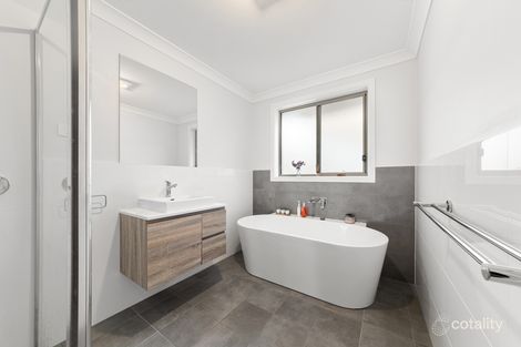 Property photo of 43 Figtree Boulevard Wadalba NSW 2259