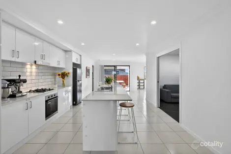 Property photo of 2 Kincraig Spring Mountain QLD 4300