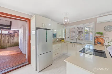 Property photo of 8 Tamarind Close Nerang QLD 4211