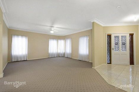 Property photo of 19 Riviera Drive Berwick VIC 3806