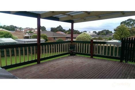 Property photo of 1 Stable Court Endeavour Hills VIC 3802