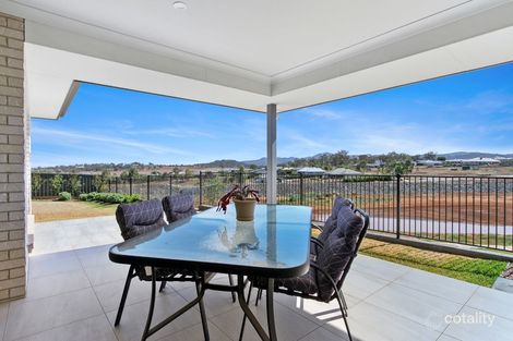 Property photo of 33 Lambrusco Way North Tamworth NSW 2340