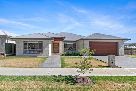 Property photo of 33 Lambrusco Way North Tamworth NSW 2340