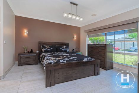 Property photo of 14 Elmwood Place Craigieburn VIC 3064