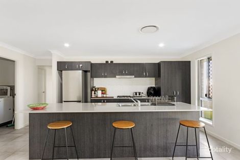Property photo of 32 Seahaven Circuit Pialba QLD 4655