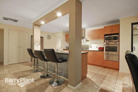 Property photo of 12 Woodhenge Close Cranbourne East VIC 3977