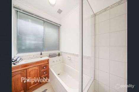 17 Cormistom Rd, Ringwood North, VIC 3134