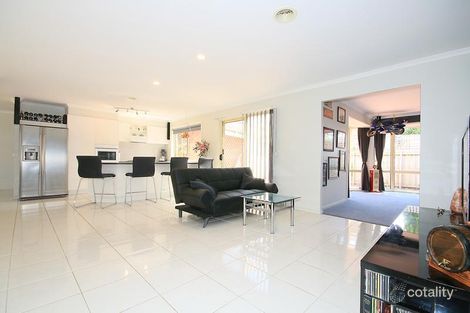 Property photo of 2 Pinehill Drive Rowville VIC 3178
