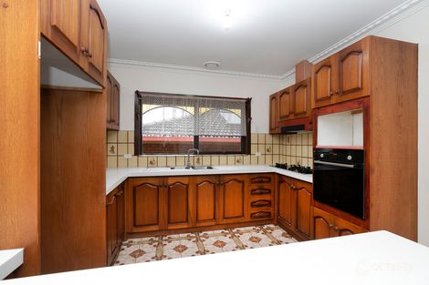 Property photo of 5 Gillon Court St Albans VIC 3021
