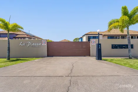 17/2 Barnstaple St, Torquay, QLD 4655