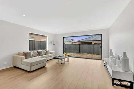 Property photo of 47 Vautier Avenue Mickleham VIC 3064