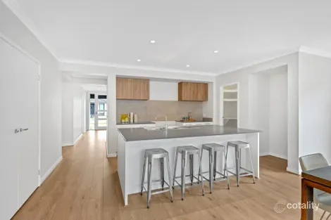Property photo of 47 Vautier Avenue Mickleham VIC 3064