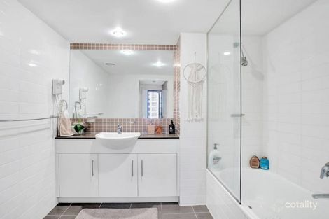 Property photo of 1015/1 Ocean Street Burleigh Heads QLD 4220