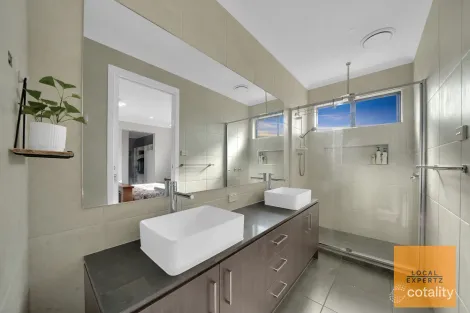 Property photo of 4 Huffnell Road Deanside VIC 3336