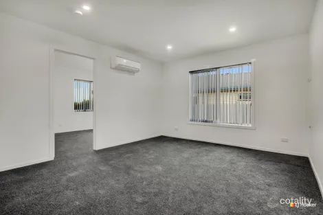 Property photo of 2/11 Maxwell Place Devonport TAS 7310