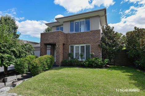 18 Auburn Gr, Croydon South, VIC 3136