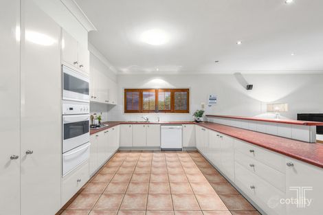 Property photo of 4 Beaulieu Crescent Carindale QLD 4152