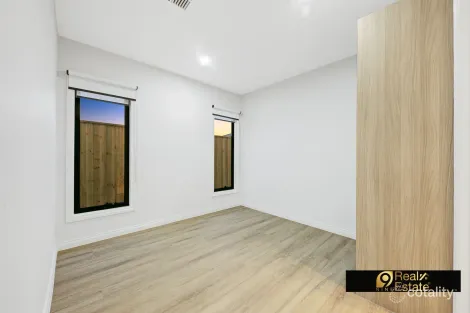 Property photo of 28 Caspian Street Bonnie Brook VIC 3335