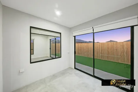 Property photo of 28 Caspian Street Bonnie Brook VIC 3335