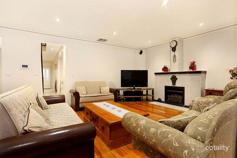 Property photo of 33 Douglas Mawson Drive Roxburgh Park VIC 3064