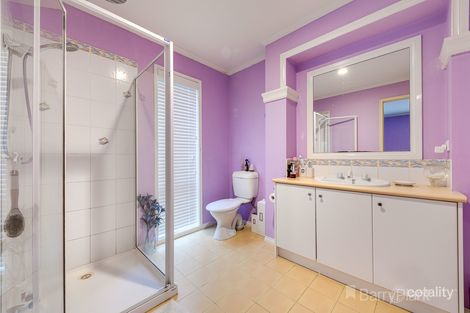 Property photo of 2 Dorchester Drive Narre Warren South VIC 3805