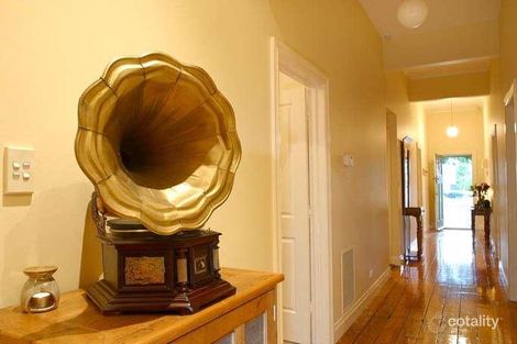 Property photo of 18 Queens Avenue Oakleigh VIC 3166