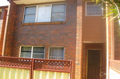 2/8 Lobelia Cl, Metford, NSW 2323