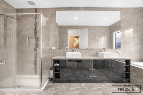 Property photo of 22 Monaco Circuit Wollert VIC 3750