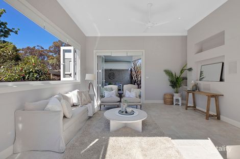 Property photo of 11 Gymea Crescent Mannering Park NSW 2259