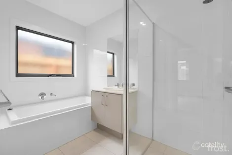 Property photo of 14 Conifer Drive Wallan VIC 3756