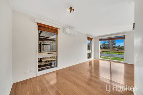 Property photo of 28 Regans Road Hampton Park VIC 3976
