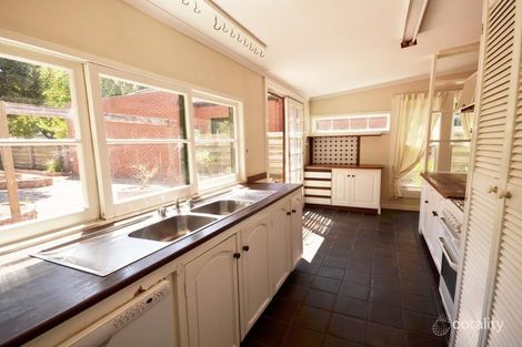 Property photo of 17 Emo Road Malvern East VIC 3145