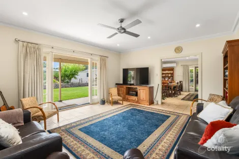 Property photo of 1 Barons Court Greenock SA 5360