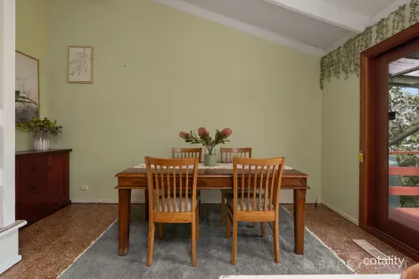 Property photo of 11 Kitchener Parade Cockatoo VIC 3781