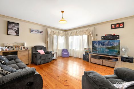 Property photo of 1 Belah Place Endeavour Hills VIC 3802