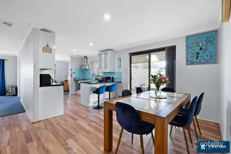 Property photo of 32 Rushbrook Way Thornlie WA 6108