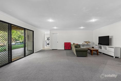 Property photo of 15 Ironbark Place Bridgeman Downs QLD 4035