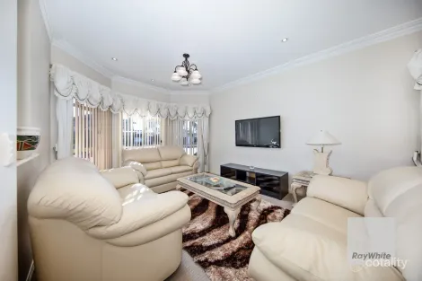 Property photo of 31 Hume Drive Delahey VIC 3037