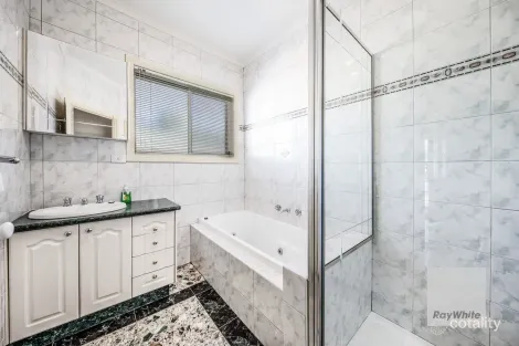 Property photo of 31 Hume Drive Delahey VIC 3037