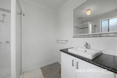 Property photo of 8 David Street Pakenham VIC 3810