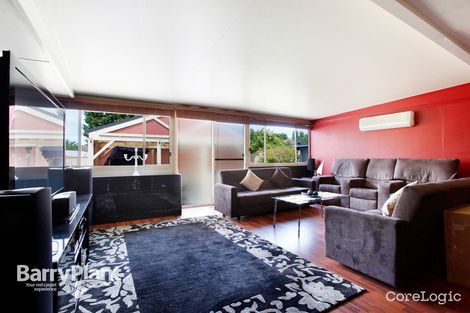 Property photo of 18 Heywood Grove Endeavour Hills VIC 3802